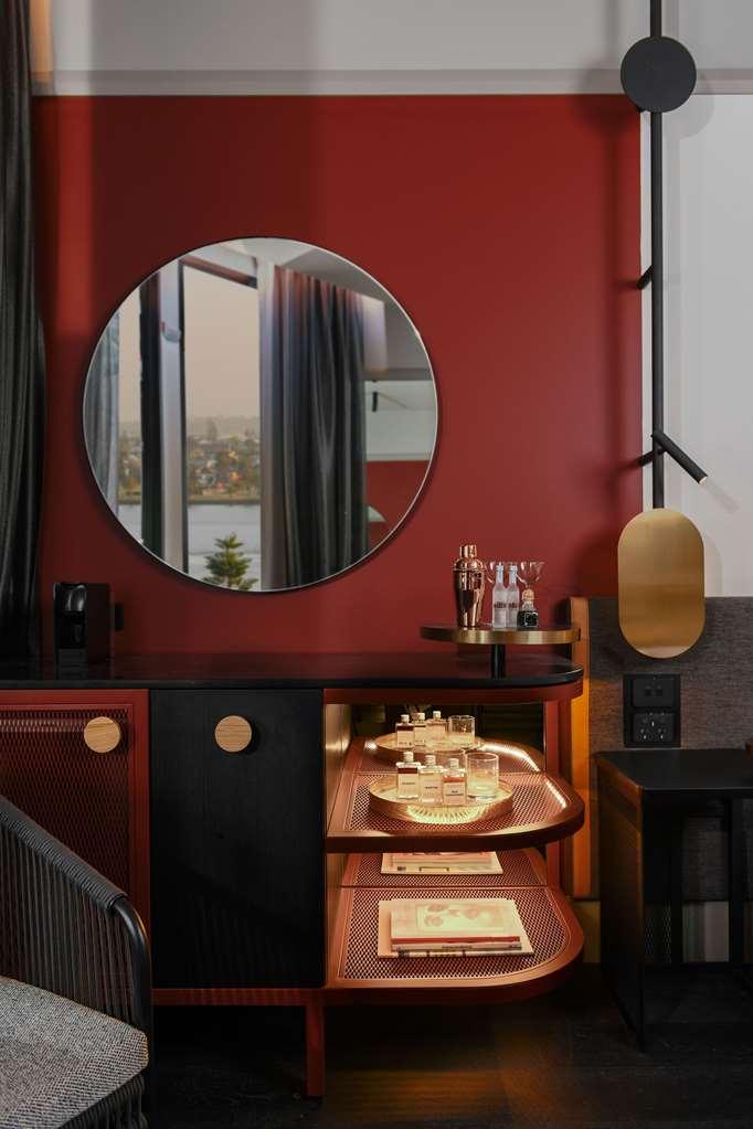 Qt Newcastle Ξενοδοχείο Δωμάτιο φωτογραφία A room at the hotel