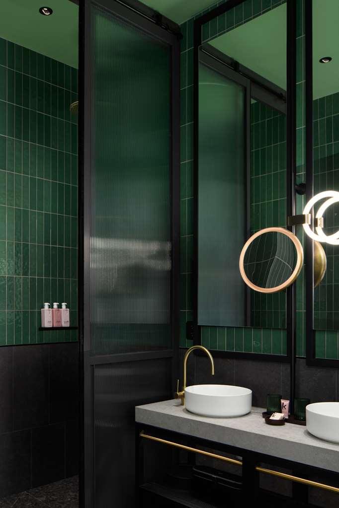 Qt Newcastle Ξενοδοχείο Εξωτερικό φωτογραφία Bathroom